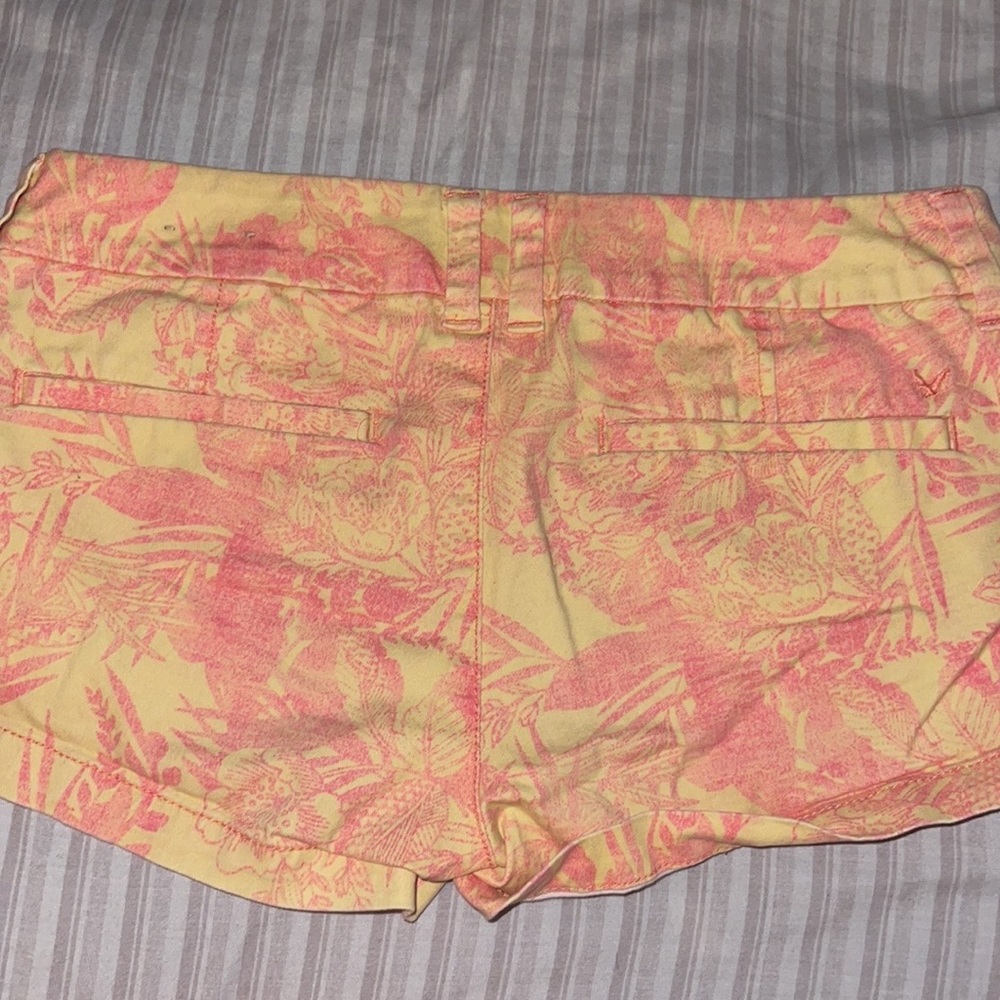 Pattern shorts - Picture 2 of 2